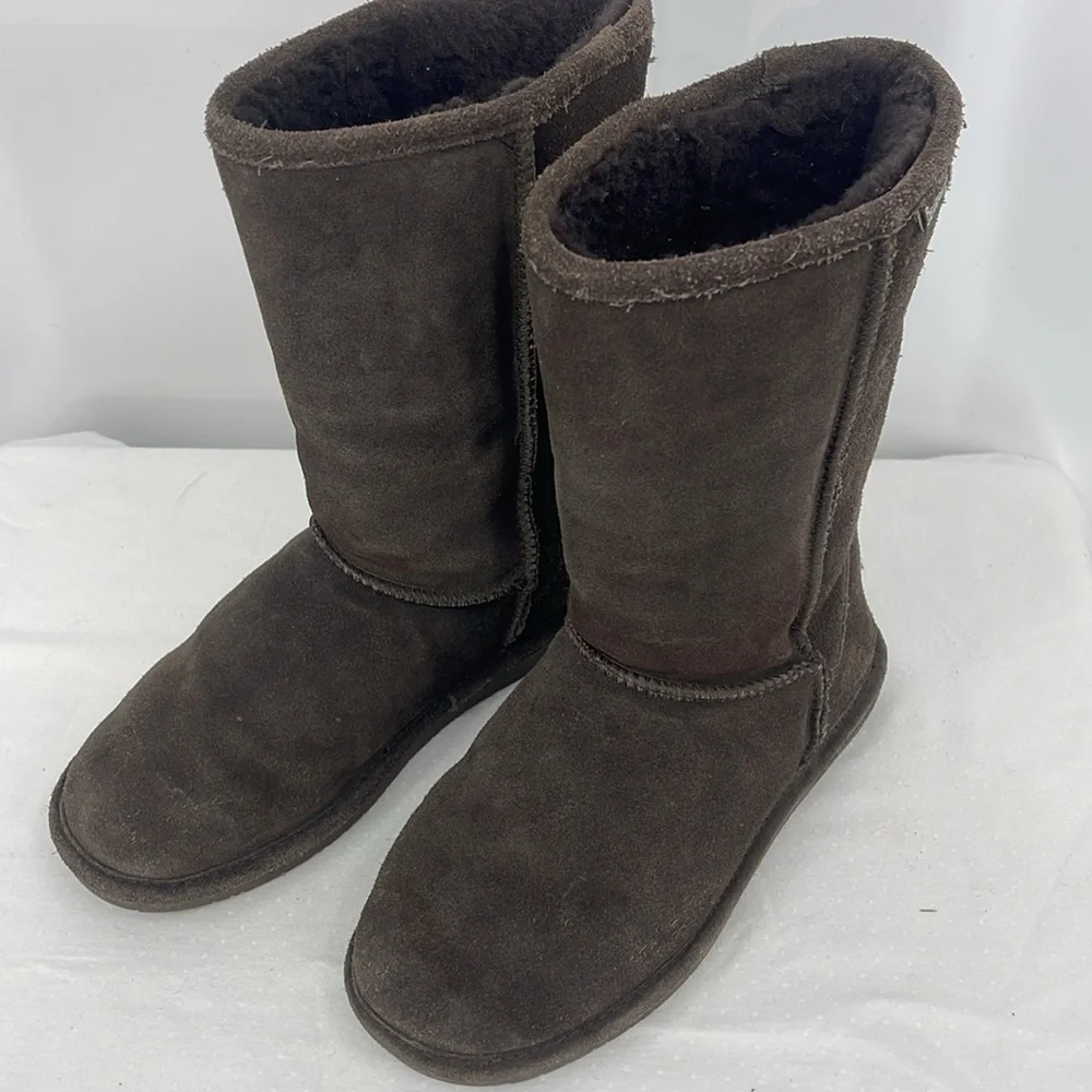 Bearpaw Women’s size 7 Brown Suede Boots